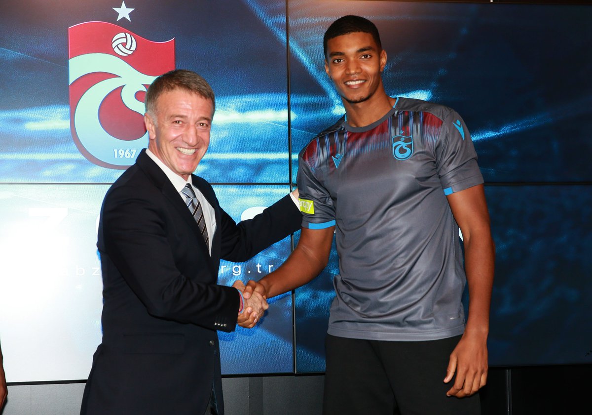 Trabzonspor's tweet photo. Obi Mikel ve Fernandes Ivanildo’ya imza töreni düzenlendi

Detaylar 👉 https://t.co/FexdsjQHcT https://t.co/cs8mQdw20G