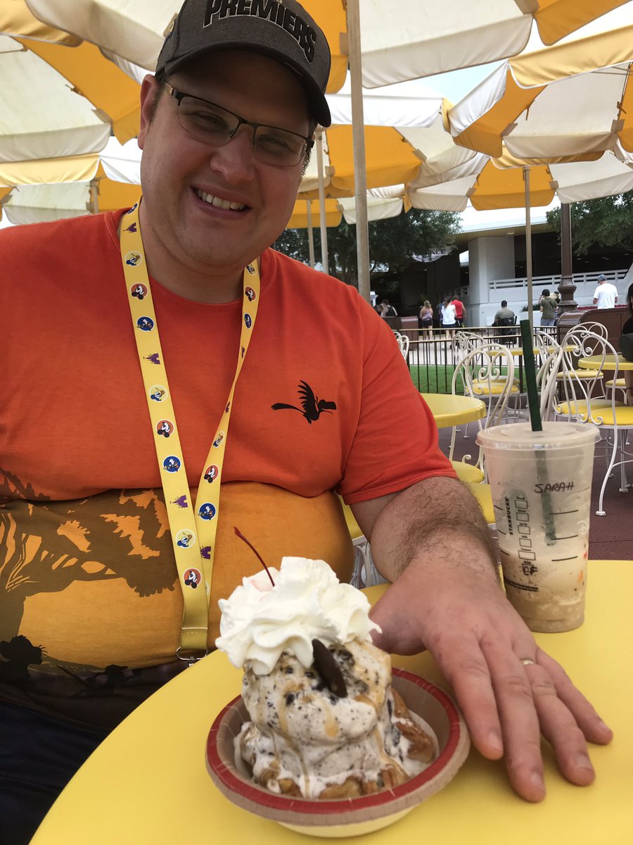 SezzaCrnls's tweet photo. @WaltDisneyWorld served by lovely Patty from NJ at Plaza Ice Cream Parlor. Best apple pie and ice cream. https://t.co/UknuhgeXhp