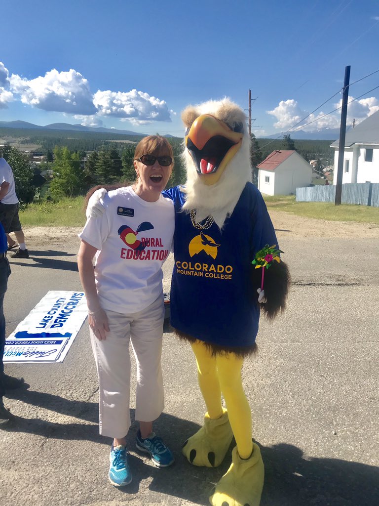McCluskieforCO's tweet photo. Look who I found at #Leadville #BoomDays today? It’s #Swoop from @ColoMtnCollege - the top adventure college in the nation! #coleg #copilitics @CMCLeadville https://t.co/DqsvOsI2vZ