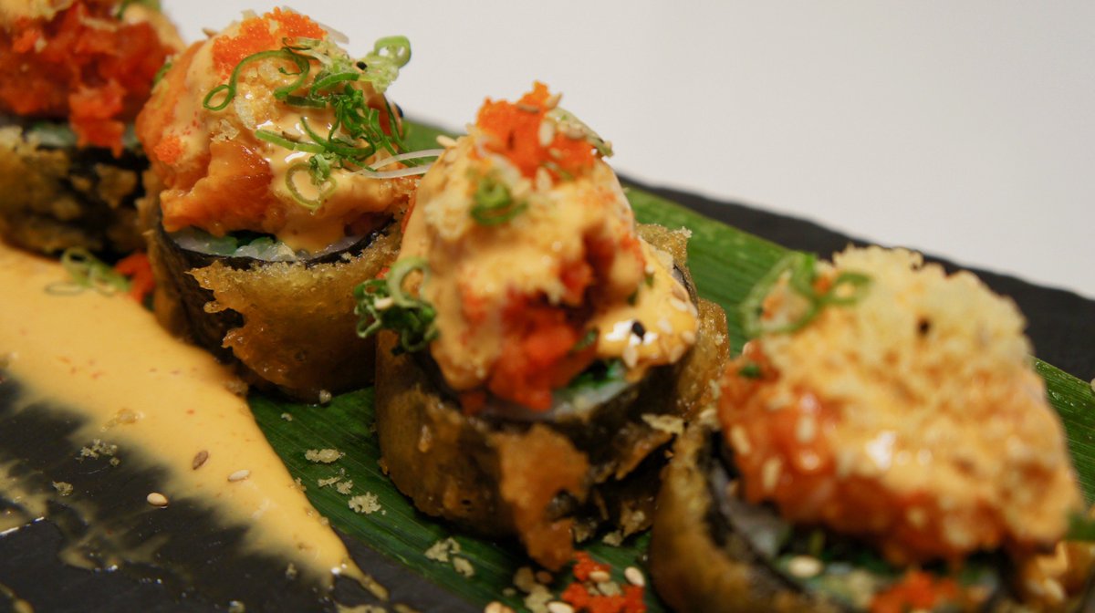umimanhattan's tweet photo. It's called Angry Dragon roll but you definitely wont be Angry after eating this!
.
.
.
.
.
.
.
.
.
.
.
#sushi #food #foodie #yummy #delicious #dinner #lunch #japanesefood #healthyfood #tasty #yum #eat #fresh #manhattanks #mhk #littleapple #hibachi #teppenyaki https://t.co/od38nV33tu