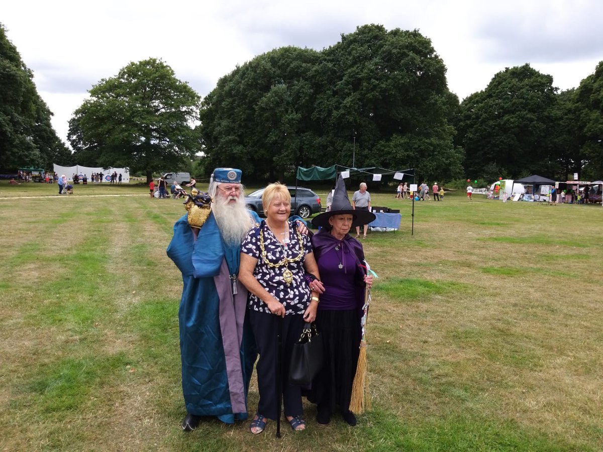 maidstonemayor's tweet photo. Mayor enjoying the afternoon and viewing the stalls at the Parkwood summer fete Bicknor Road. https://t.co/7PVeJsLROF