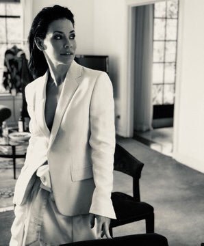 Happy birthday evangeline lilly!! u wearing suits is the best gift i am receiving everyday 