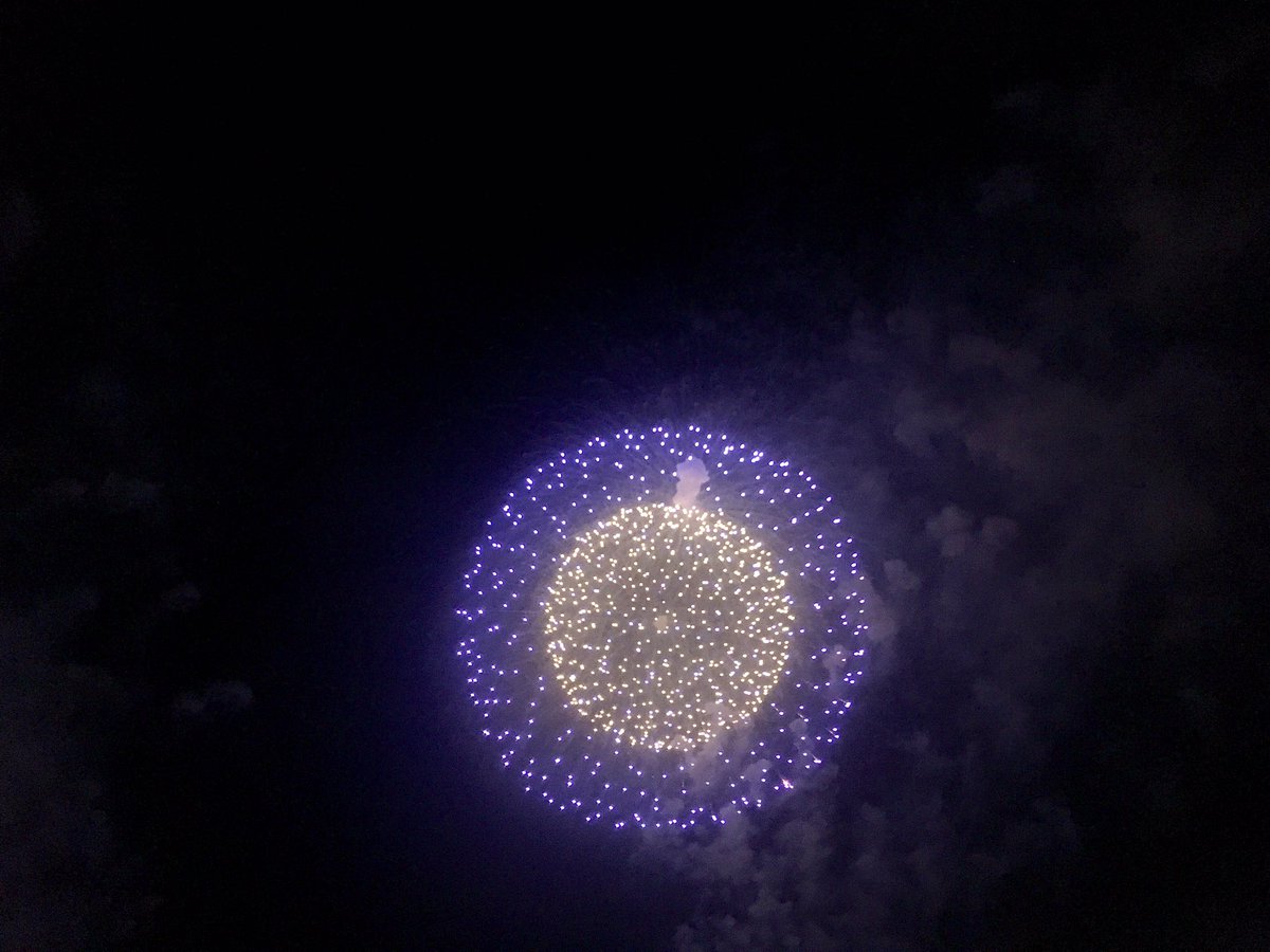Sunshine152826's tweet photo. #幕張ビーチ花火フェスタ2019 
最高 https://t.co/jaPaniZ0th