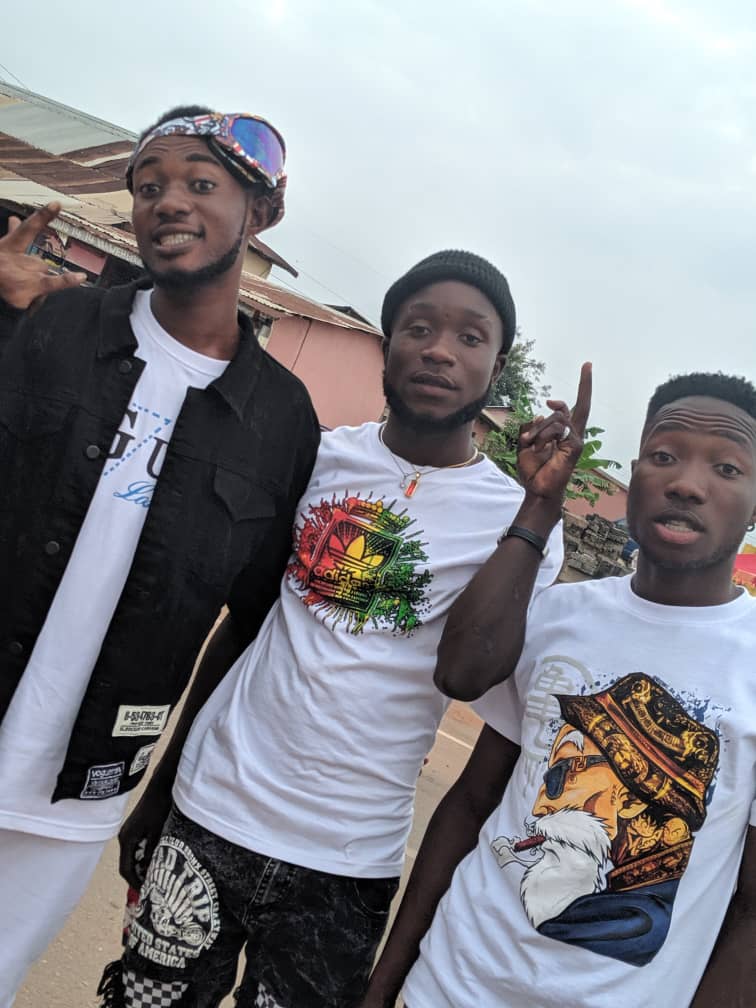 TuesdayKhobby's tweet photo. To move on in  life
Is each other
Die hard be the team
#DHF https://t.co/9tIfcYdZ3J