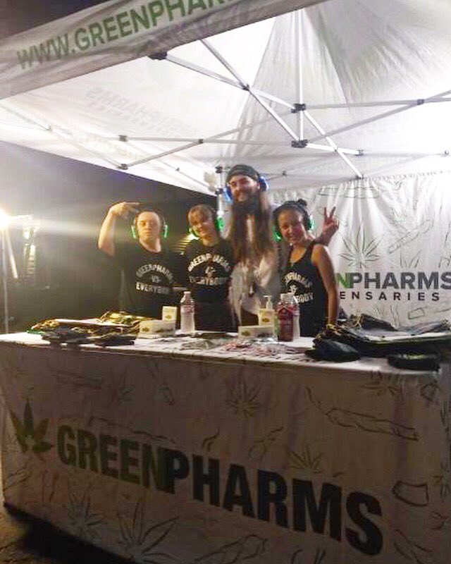 GREENPHARMSaz's tweet photo. We had such an amazing time last night at @fullmoonfestivalphx! 💚🔥💨 Don’t forget about all the fun we’ve got going on this weekend!😉 See you at the Pharm!
#greenpharmsdispensaries 
#azmmj 
#fullmoonfest 
#firstfriday 
#prop203
#wedontsmokethesame 
#pharmers https://t.co/8CWiSpQ6Xc