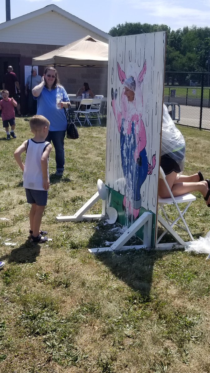 ParchmentSchool's tweet photo. Look out @PrincipalNewt !! Pie a principal is a hit! #weareparchment https://t.co/yhFOnO4DWY
