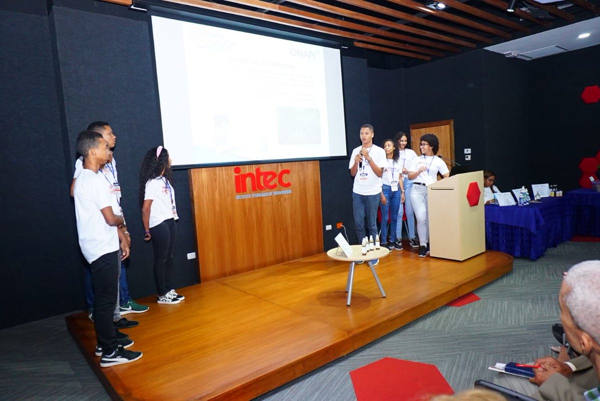 VeranoInnovador's tweet photo. El Grupo #LosMuyayos presentan su #ProyectoInnovadorCVI "Protector Solar y Repelente de Mosquitos con Compuestos Orgánicos", tomaron información de patente de:
CN109288758 (A)- Sunscreen Cream Formula Capable of Repelling Mosquitoes and Relieving itching
https://t.co/ewSqg1hWWm https://t.co/iTxuvsLNpw