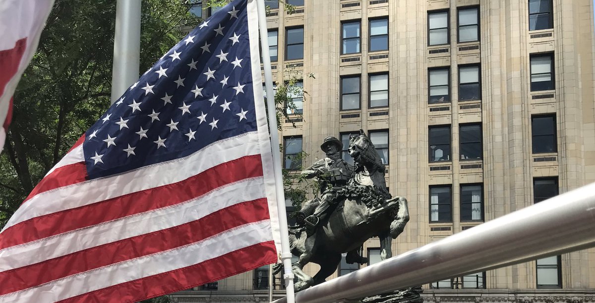 nycveterans's tweet photo. The Navy SEALs ended their journey at Americaโs Response Monument, the first monument near Ground Zero to honor the heroes of 9/11. #NavySEALSwim #GIGoFund https://t.co/yy7AVpTVHj