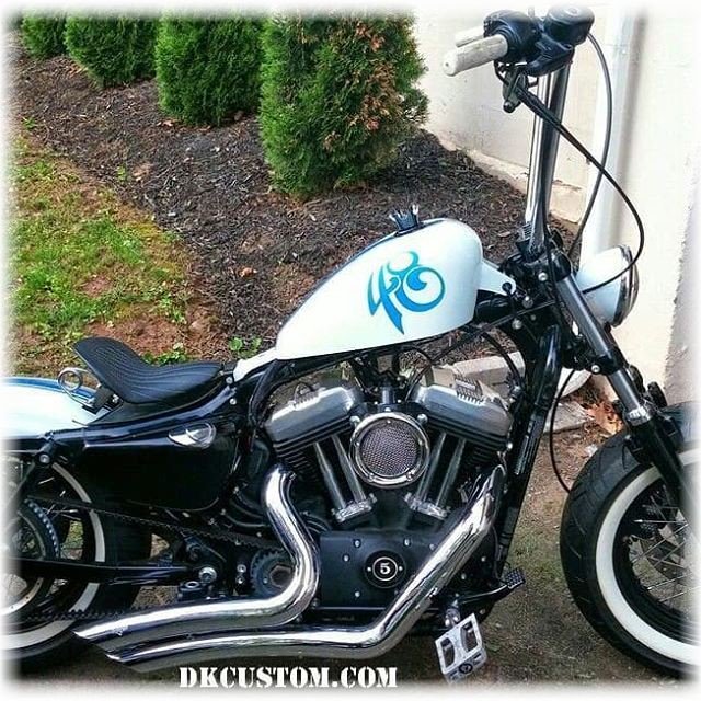 DKCustom1's tweet photo. Nice 48 with Solo Seat, Primo Pegs, Coil Relo, Ignition Relo, & Tank Lift!
#harleydavidson #stockbikessuck #customize #dkcustom #SoloSeat #PrimoPegs #CoilRelo #IgnitionRelo #TankLift #custombikes #custommotorcycles #customharleys #justride #ftw #lifebehindbars #rideordie https://t.co/48oOawaHBr