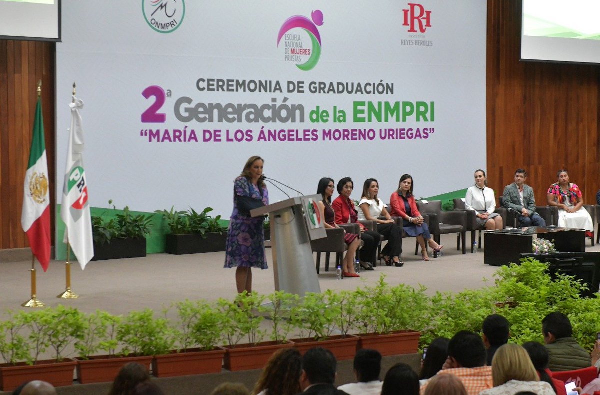 ruizmassieu's tweet photo. María de los Ángeles Moreno representó y sigue representando la posibilidad de hacer, la capacidad de demostrar, la generosidad de compartir, la grandeza de servir. Ella es un referente y le da una ruta a esta generación de @ENMPRIISTAS. https://t.co/pgiFrn3lyn