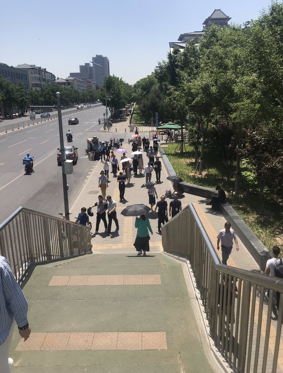 (4)UMBRELLAS. In the summer it’s 90° out and everyone hides from the sun with umbrellas, n wear pants&long sleeves too. A common beauty standard there is to have porcelain skin. They often edit their pictures to appear paler and even the government whitens everyone’s ID picture