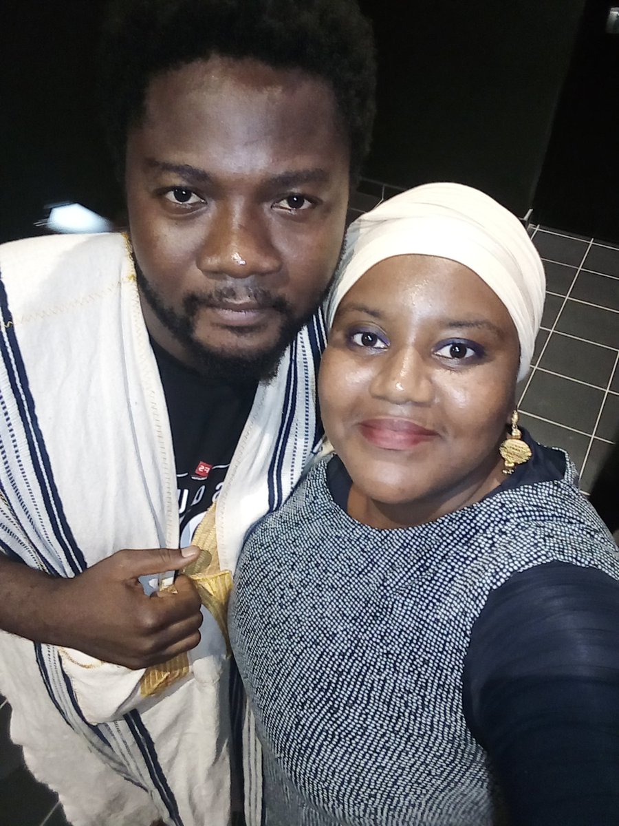 Queen_Didiiiiii's tweet photo. Les acteurs et le producteur. Ouaish bravo encore. C'est le meilleur film ivoirien.  J'ai pleuré Wo tchiiip. https://t.co/0MIoshwC26