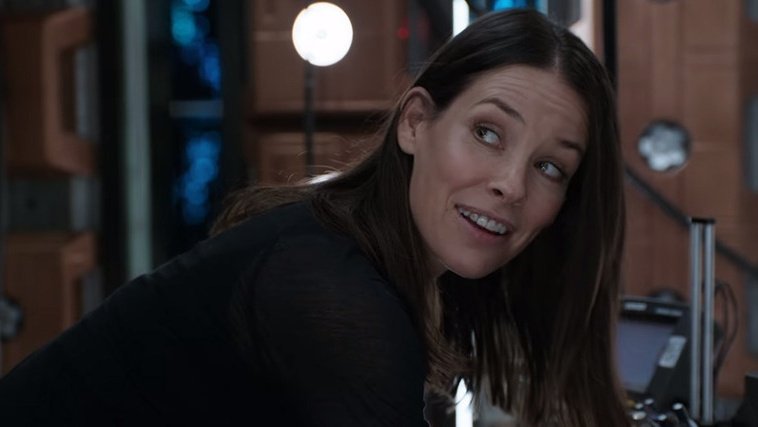 Happy Birthday to Evangeline Lilly 