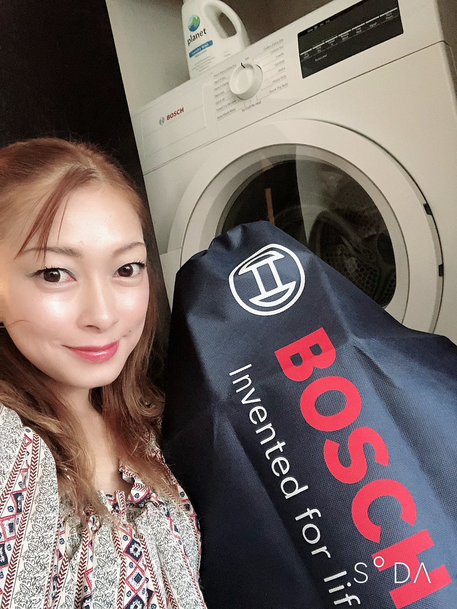 kaooorii's tweet photo. LAにちょこっとお出かけ用にBOSCHのバックを持ってきたら、マンションの備え付けの洗濯機と乾燥機がBOSCHでプチ感動🥺♪
今日はスーパーやホームセンターをまわって物色して来ます♪
ヨーグルトとチアシードを買って早くもテンションがあがる(*∩ω∩)
#ロサンゼルス #アメリカ #BOCSH https://t.co/u3aMwPuGPM
