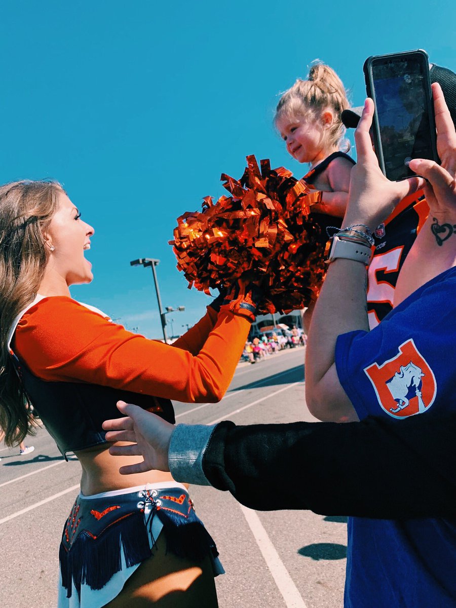 DBC_Lily's tweet image. Found this #FutureDBC at the Hall of Fame Grand Parade today! 🧡🎺🎉

#DBCinCanton | #DBCandMrB | #PFHOF19