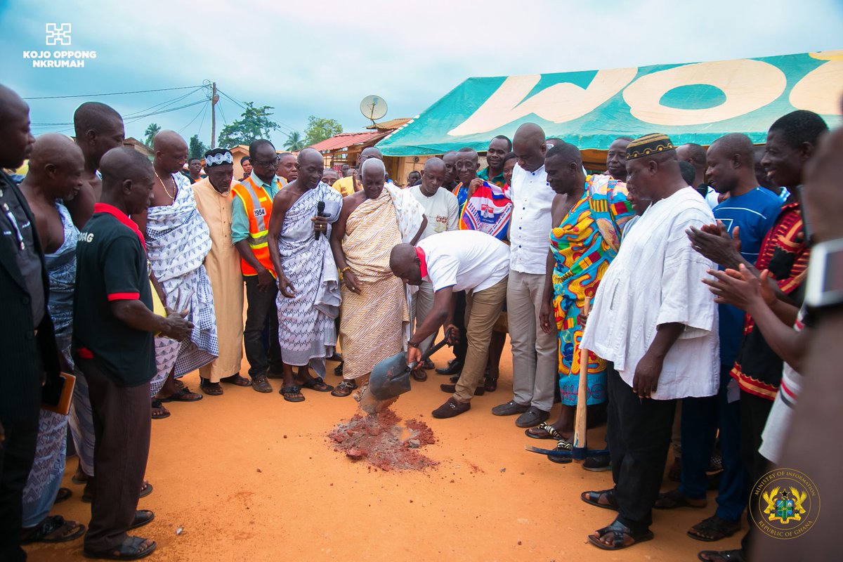 konkrumah's tweet photo. We’ve cut sod for the construction of a modern transport terminal at the old ofoase lorry station.

This terminal is expected to improve transportation services for users.

Long live Ofoase / Ayirebi https://t.co/fHIJhLIFQf