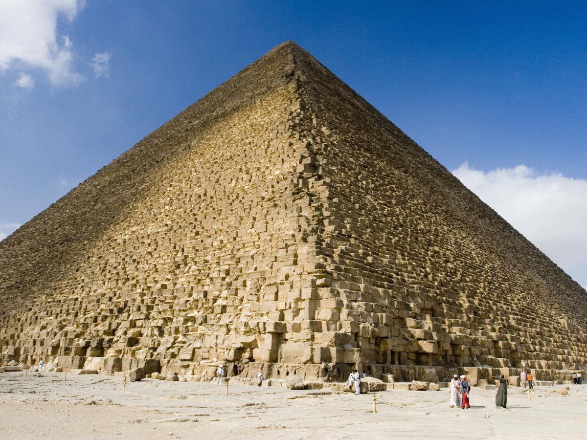 MuckTape's tweet photo. Fun Fact: The Great Pyramid of Giza Was the Tallest Building in the World for Over 3,800 Years. From 2560 BC to 1311 AD it was the tallest building in the world.  #JoeZelenack https://t.co/EEi7nz4MT1
