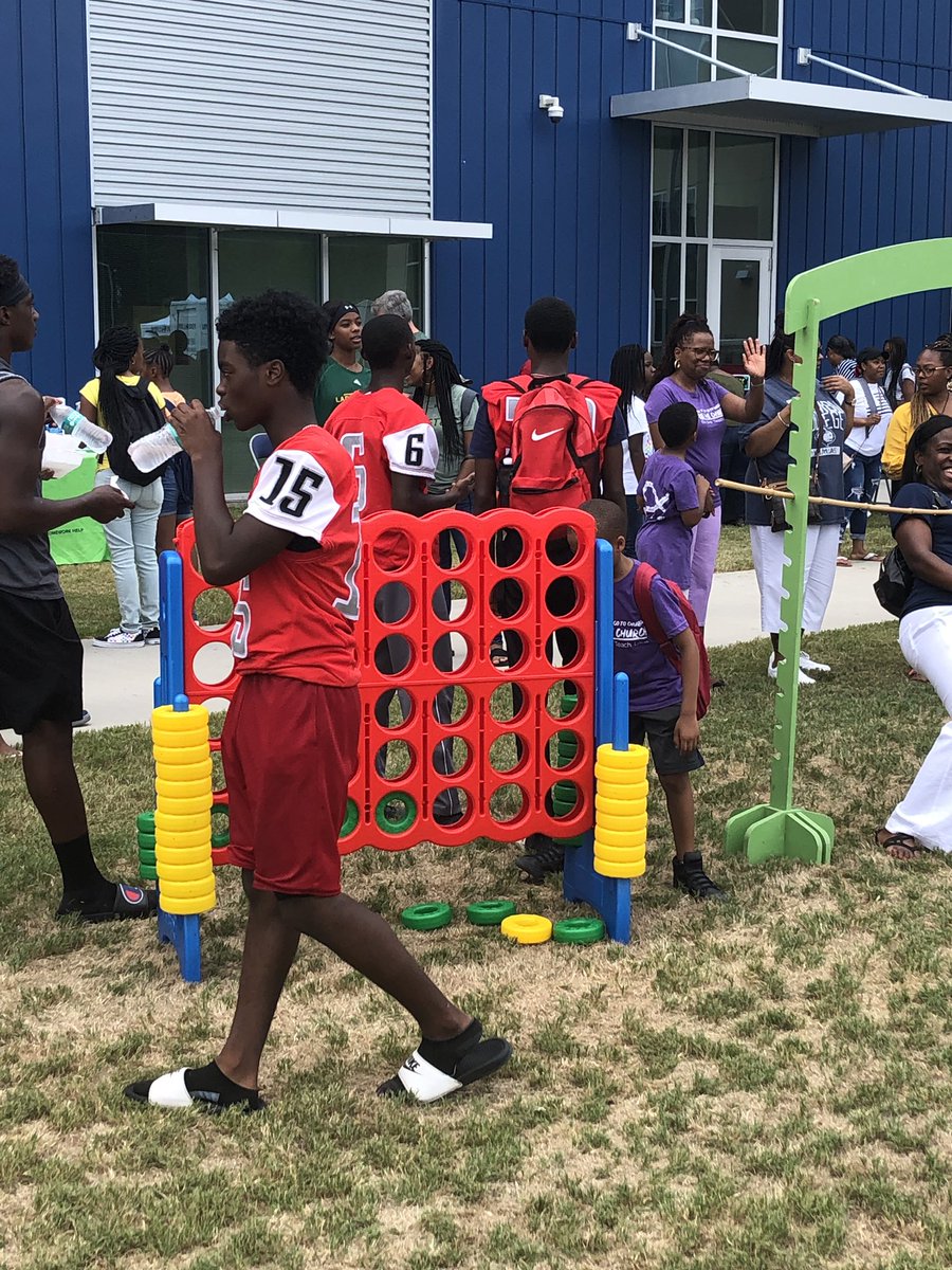 WestwoodFB's tweet photo. Playing games with the kids, dancing on stage, and helping the community get fired up for going back to school! #Back2SchoolBash @RichlandTwo @DrBaronDavis @CherylGuy1 @ADJP71 https://t.co/chwBlzk34K