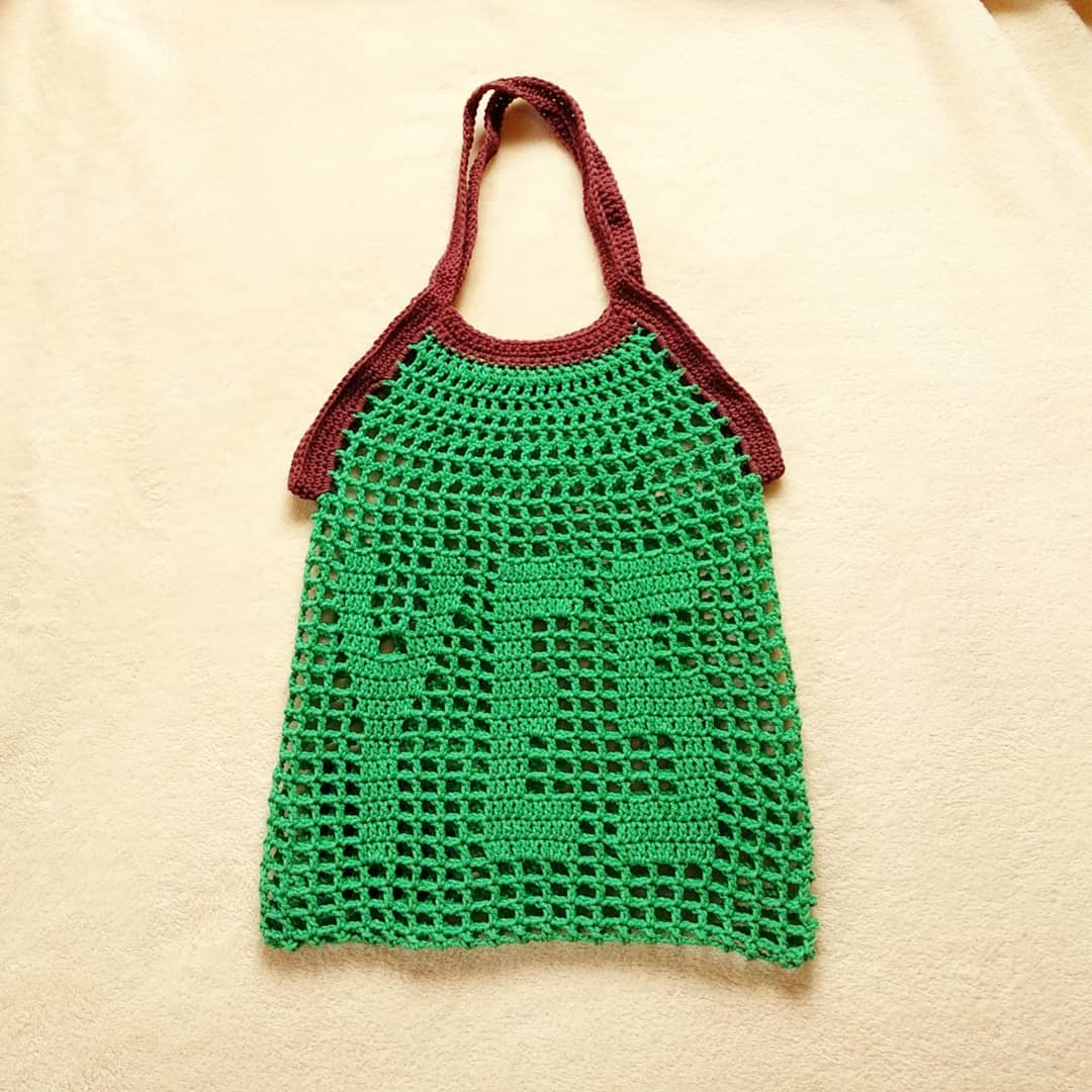 KreativKueken's tweet photo. Ein weiteres Projekt ist heute fertig geworden: Ein gehäkeltes Einkaufsnetz! Im Alltag Plastik zu vermeiden ist gar nicht so einfach, aber eine eigene Tasche mit zum Einkaufen zu nehmen ist ein kleiner Beitrag, den jeder leisten kann. #makemetakeme https://t.co/KjySfBxj1l