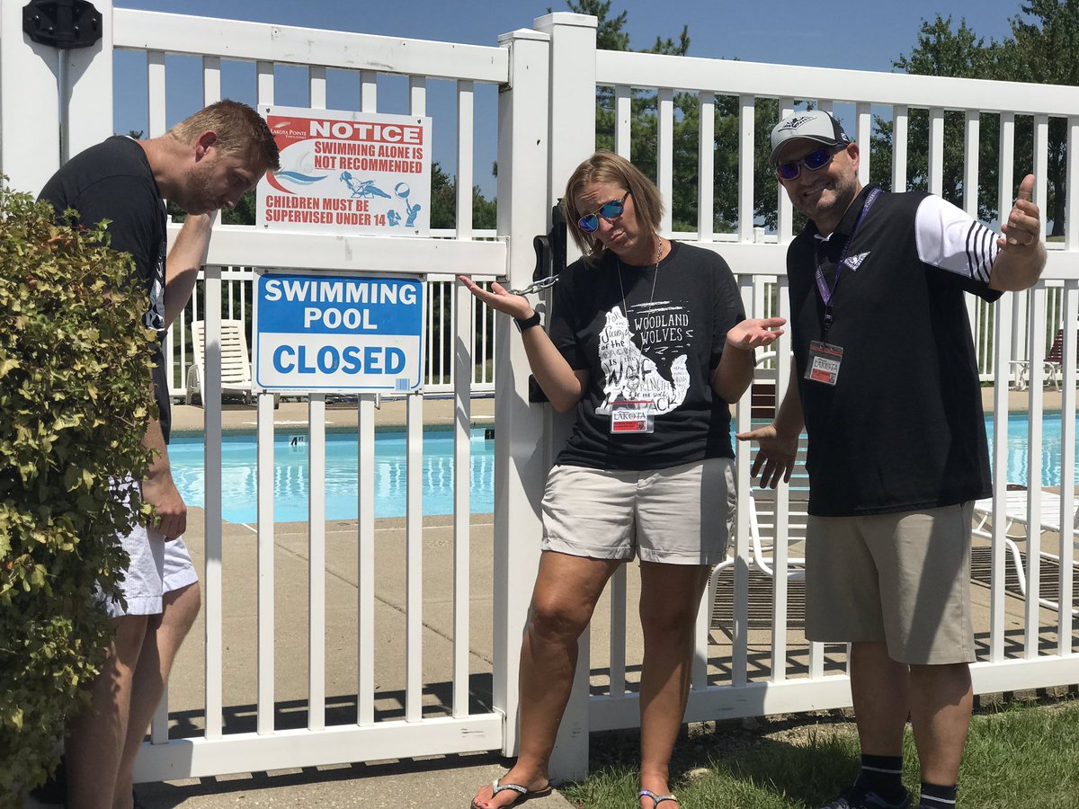 wolvestweet's tweet photo. @hopewellECS @HopewellPride @LakotaUnionElem @JohnMattingly23 We tried to compete in the principal #cannonballchallenge, but no luck...#WEareDry https://t.co/Brt9bix30Z
