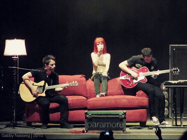 paramore_otd's tweet photo. 3rd August 2010 - Meadowbrook U.S. Cellular Pavilion, Gilford, NH, USA
#paramore #hayleywilliams #gilford https://t.co/uJNcT8z2U4