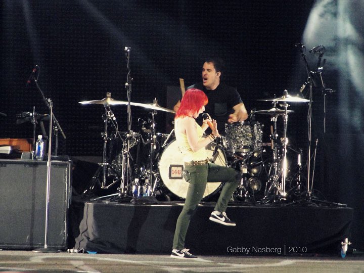 paramore_otd's tweet photo. 3rd August 2010 - Meadowbrook U.S. Cellular Pavilion, Gilford, NH, USA
#paramore #hayleywilliams #gilford https://t.co/uJNcT8z2U4