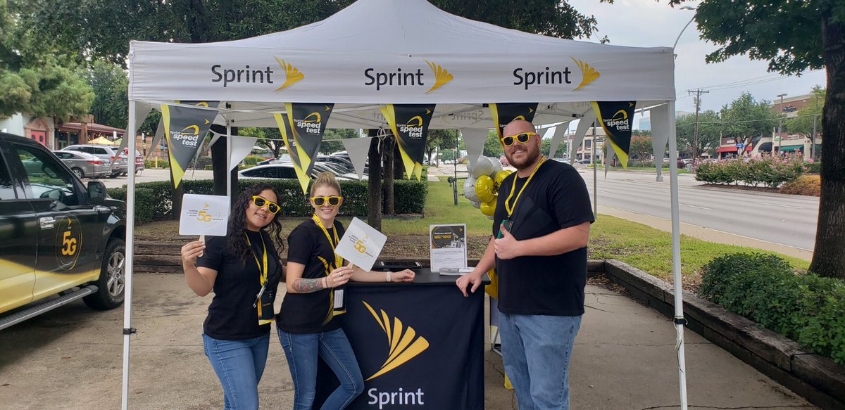 JohnStevens_'s tweet photo. It’s hot outside and so are our #5G speeds! From noon to 2PM today, anyone who can beat our LTE speed will receive $100 Visa GC. So far - we don’t have any winners! We are rocking it! #Speedtestchallenge @MichelCombes @SprintCTO https://t.co/bEr9t4nCB7