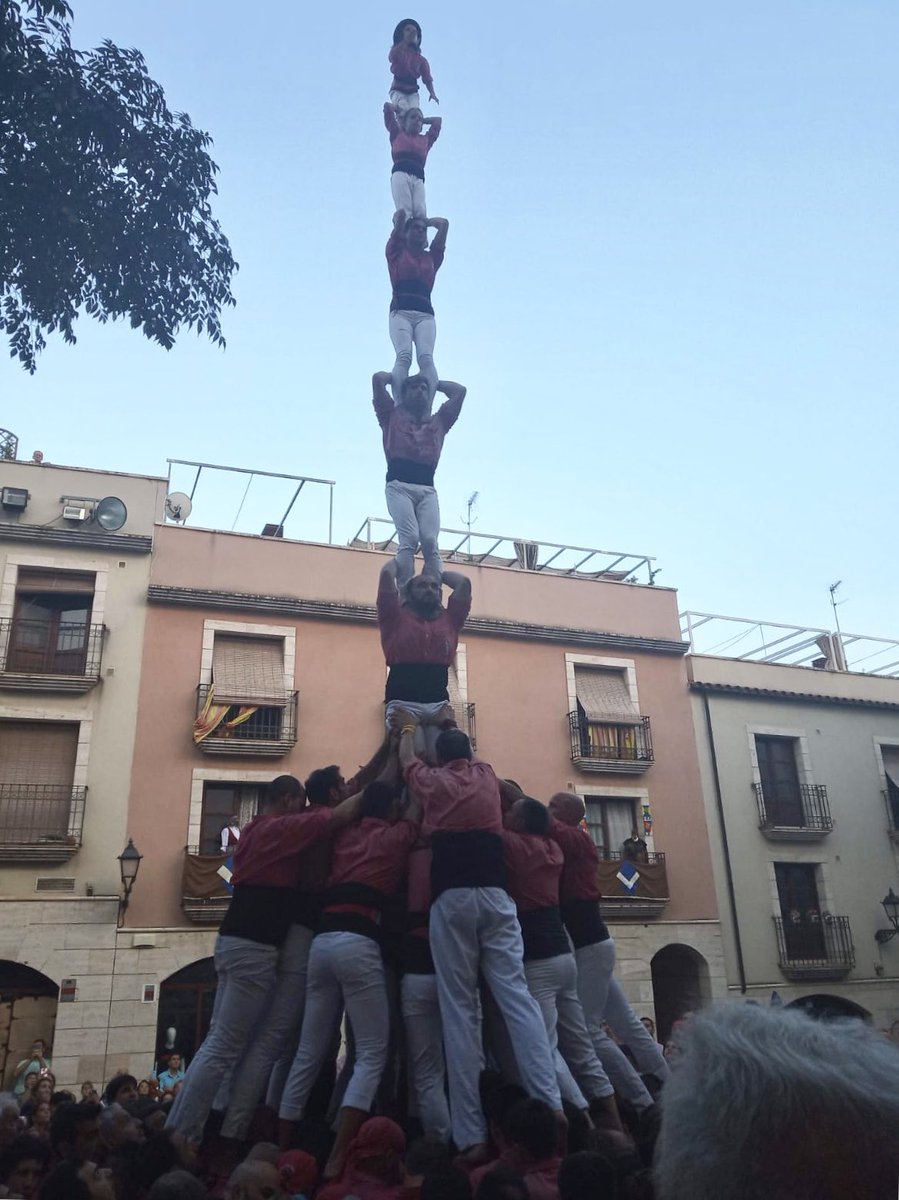 collavella's tweet image. Vila-seca, pilar de 7 amb folre descarregat!
#ADNCollavella 
#castellers