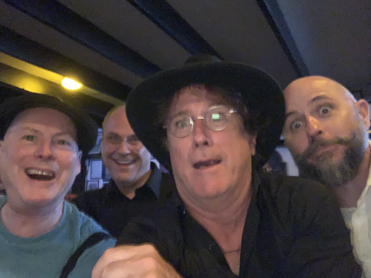 Thanks for having us last night Northgate-Terra Linda! We 3 Kings sailed over to the Mayflower Pub in San Rafael post-show. Tried to take a selfie and scared the crap out of ourselves! This is after one cocktail!! Help us please!!!
#thesunkings #SanRafael