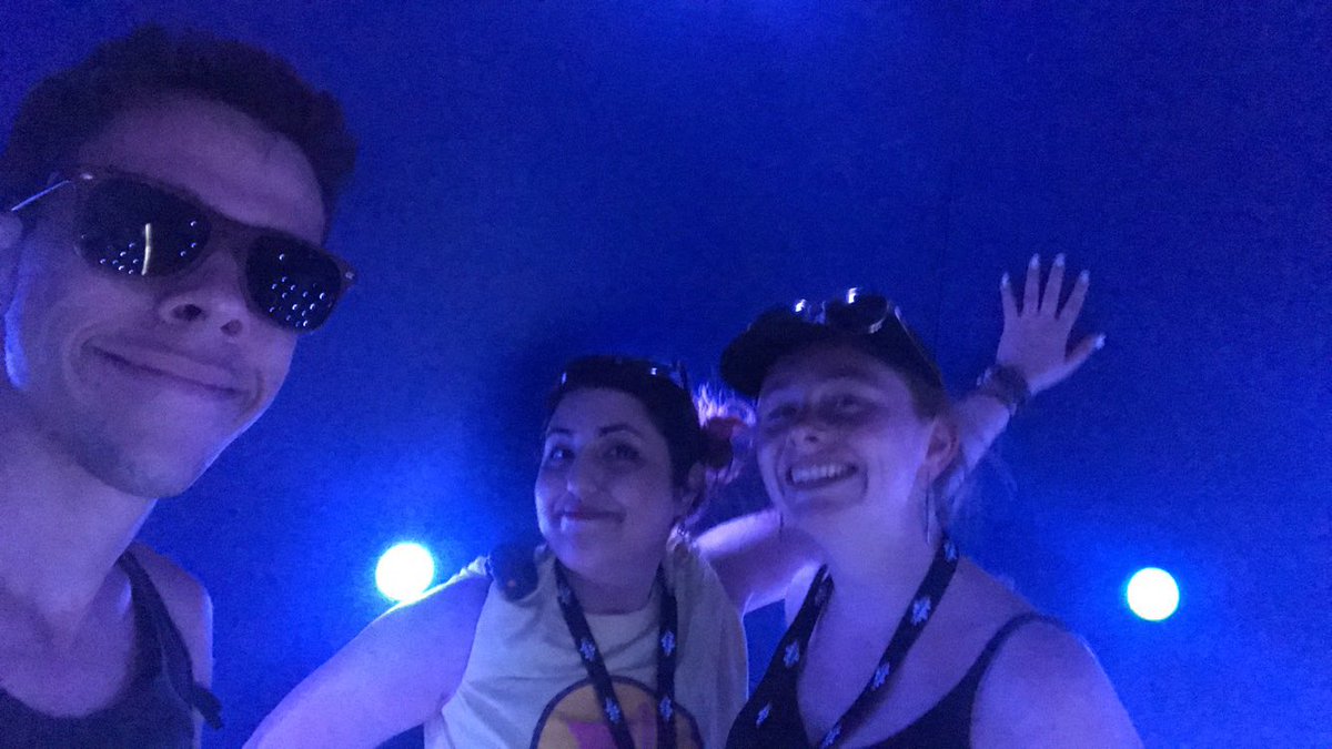 niloufar1995's tweet photo. @NIVEACanada #niveaxosheaga #Osheaga2019 https://t.co/R4pAoIHg5z