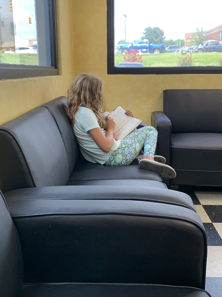sonjaislip's tweet photo. Oil change long overdue. But the bookworm has found a comfy spot. #bookworm #raisingareader #momlife #oilchange #weekenderrands https://t.co/0anz9bMyol