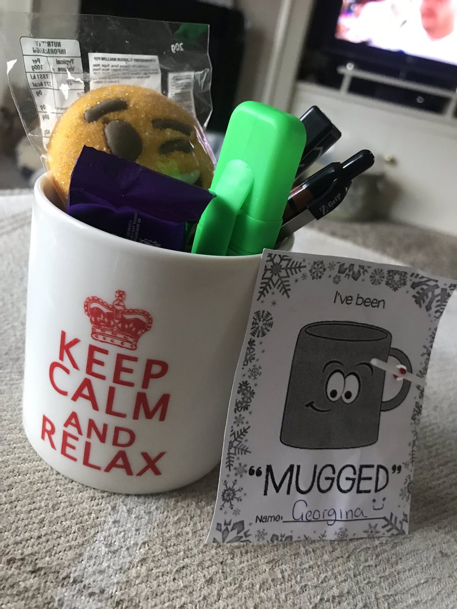 georgieboucher's tweet photo. the little things our ward does to make our days a little bit brighter 🌟 #ivebeenmugged #ward3a #teamspirit #smallgestures #ineedtorelax @gloshospitals ❤️ team T&O! @AshcroftEmmie https://t.co/eFbU3JWX0h