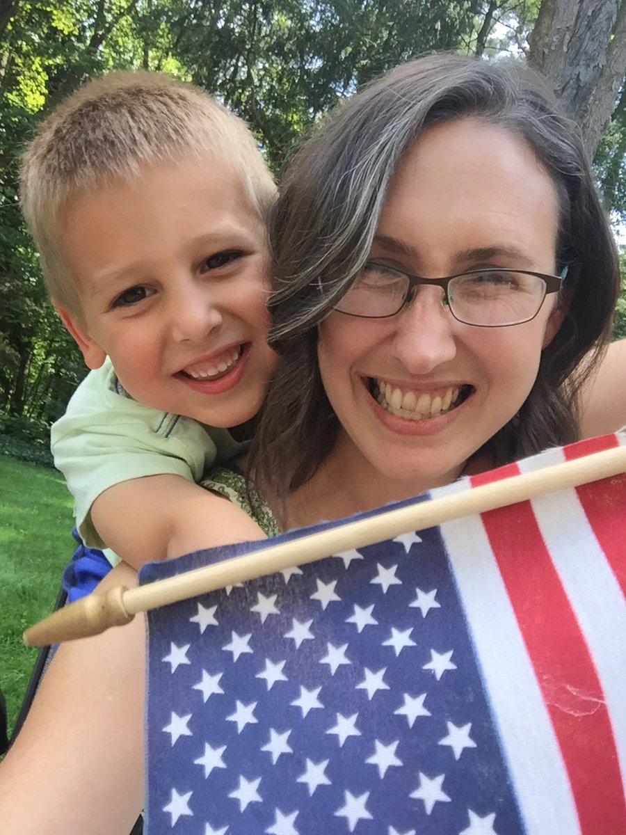 limeinacoconut7's tweet photo. Trying to get a good picture for #ARMYStarlightProject with my baby Armys 💜... getting the flag in there was waaay more difficult than it should have been 🤣🤣
@BTS_twt https://t.co/aRUbr1faKw