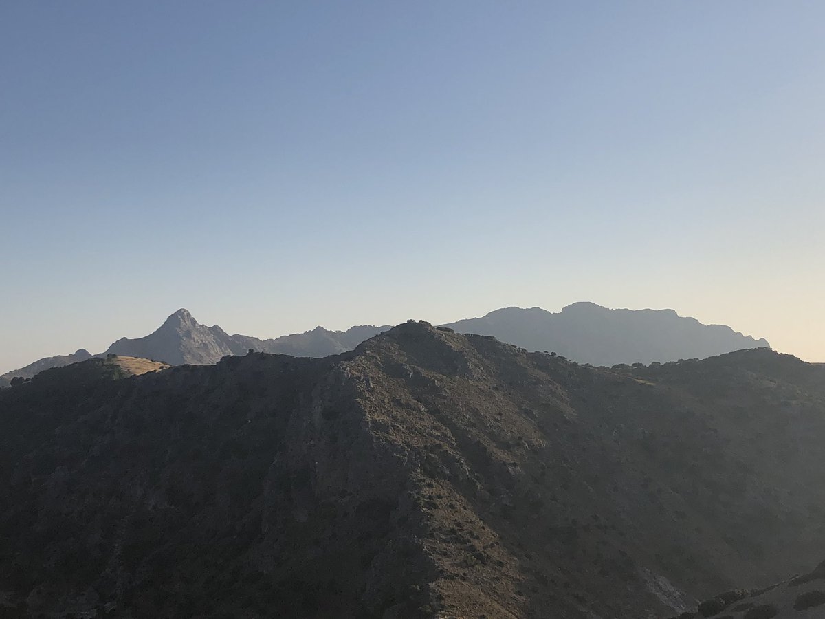 jrambaud's tweet photo. Cerro Coros 1328msnm #Grazalema Los picos más altos de #Cadiz #Reloj #Simancon #SanCristobal y #Torreon (1654m) #calor @tiempobrasero @aquilatierratve @Estacionla6 https://t.co/943GSgnvcn