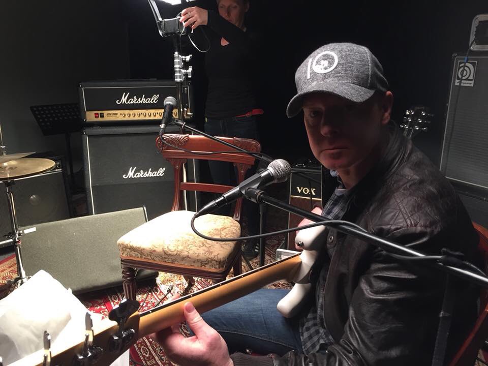 Beecake tweet media