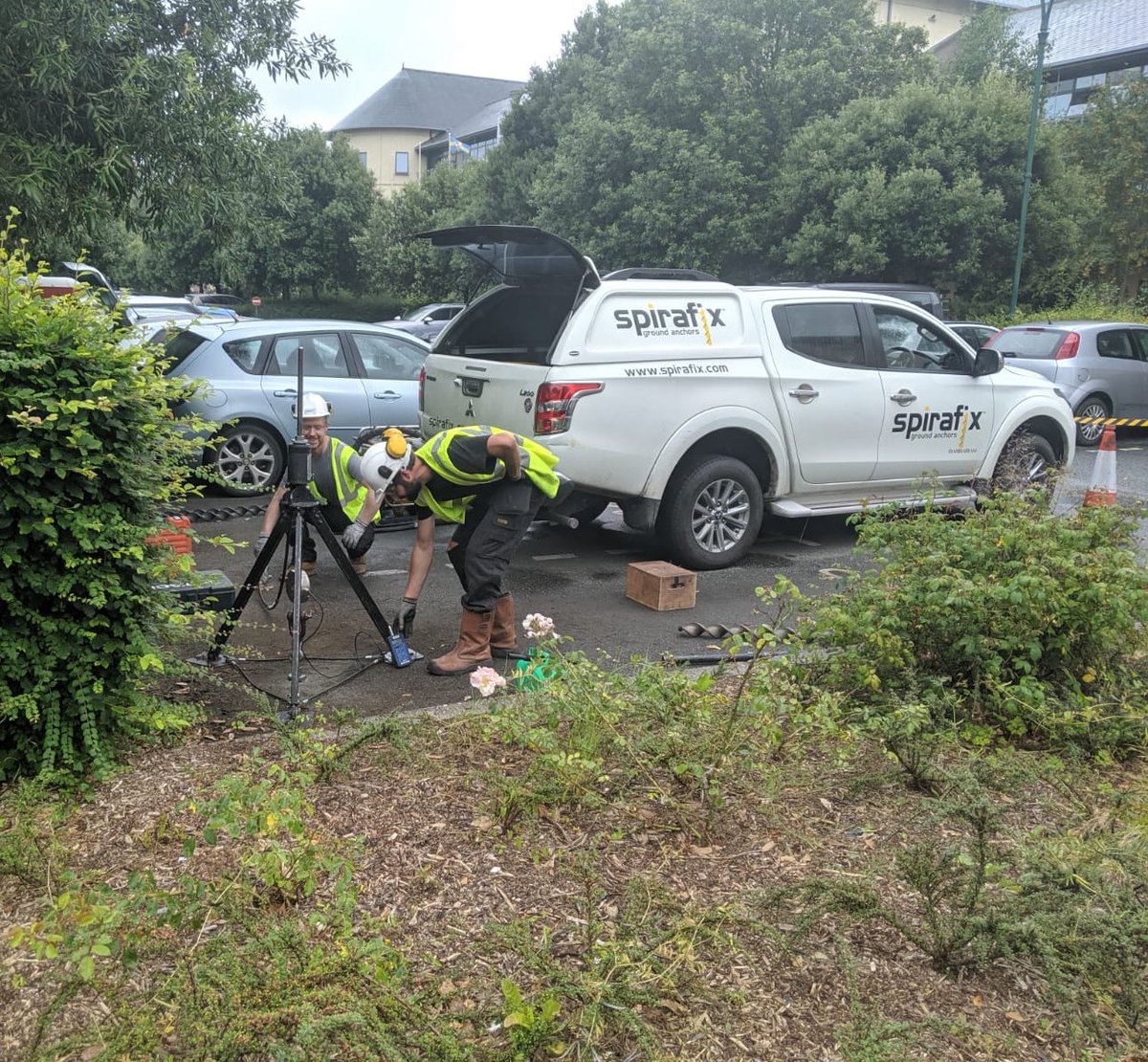 SpirafixLouise's tweet photo. Testing in a tarmac car park #site #sitework #spirafix #solution #anchorsystem https://t.co/BS0t3cvvaN