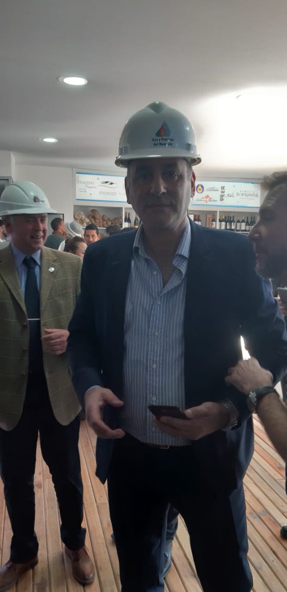 juancarivara's tweet photo. Stand de Neuquén en La Rural. Preparados para bajar a las profundidades en la busqueda de la roca madre https://t.co/KNdXMZ9Ikt