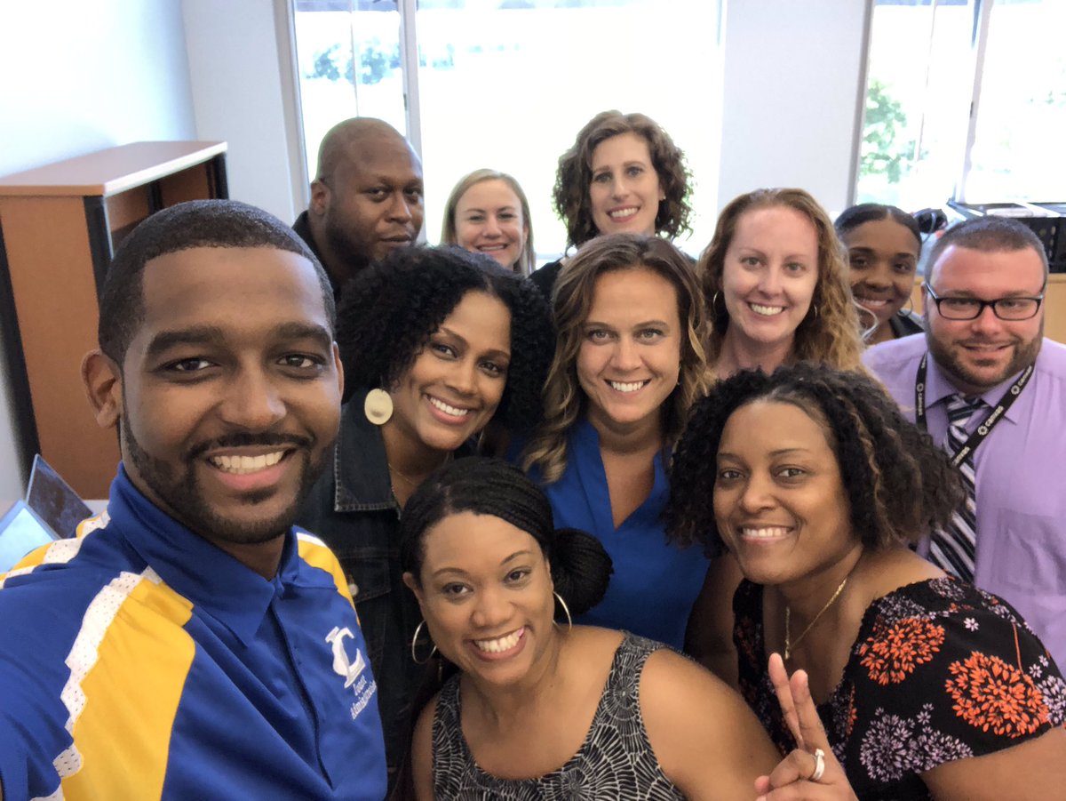 vpayne222's tweet photo. After much work and sacrifice, I finally completed something I ‘d never envisioned. #educationalleadership #certified #Longwood  #myteam #sacrificepaidoff https://t.co/Y5phqlRIBG