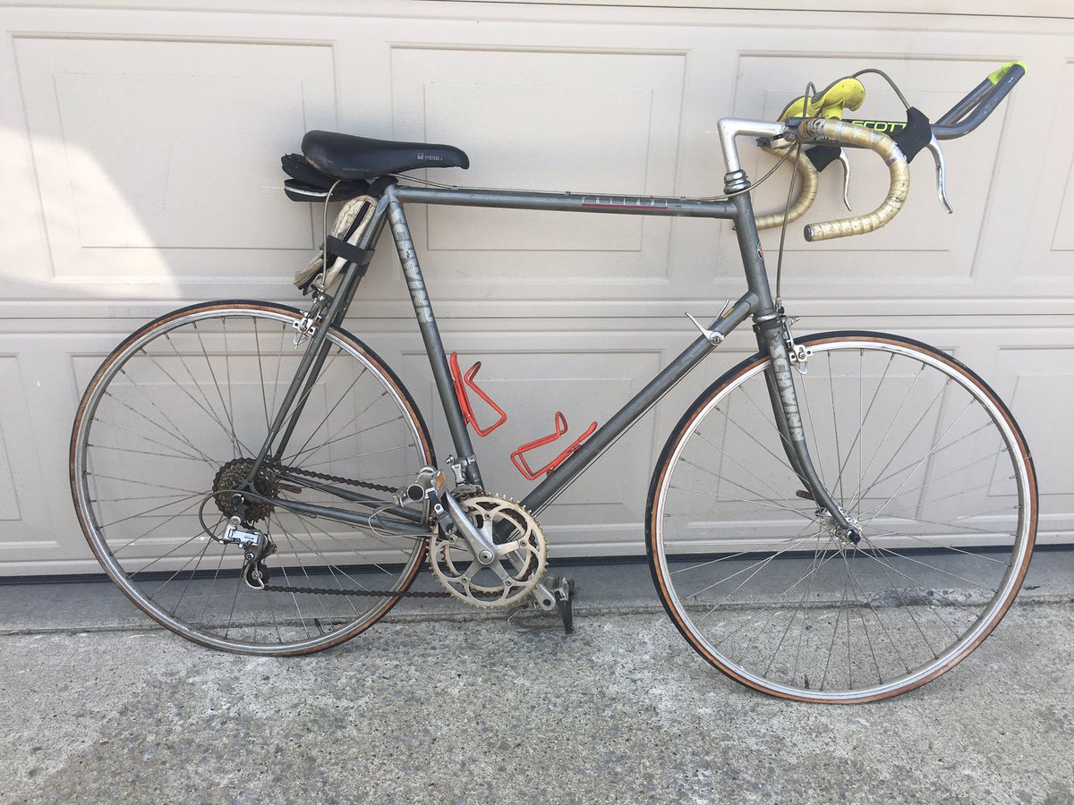 joshnpritchett's tweet photo. Got a new project today. #columbustubes #steelframe #vintageschwinn https://t.co/MLJXFlNhrX