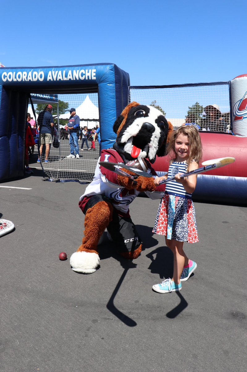 AvsYouthHockey's tweet photo. We had a great morning at the @TCAurora Back-to-School Party! #AvsGameOn https://t.co/2a5dZUMils