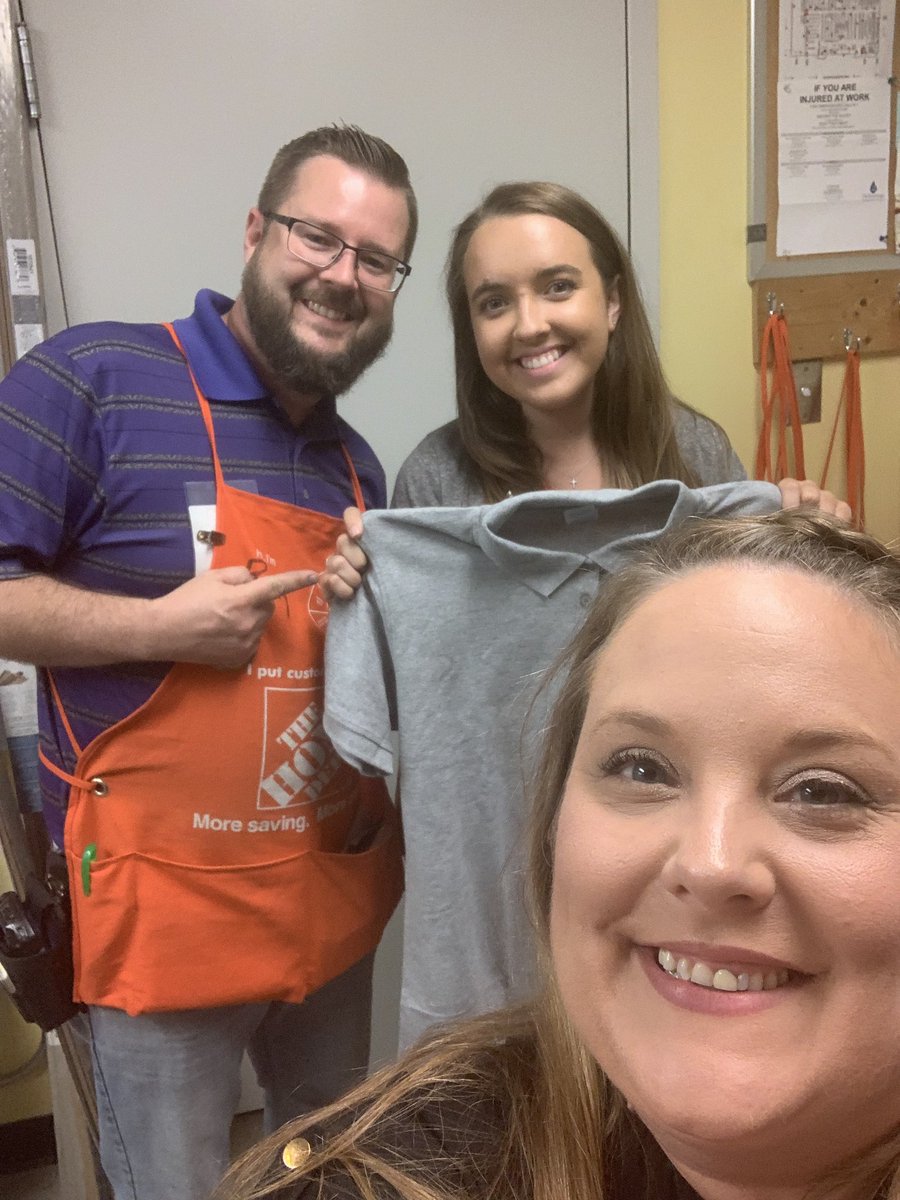 chelzyb20's tweet image. Whoot whoot Kendra made it to 5 mentions on the VOC &amp;amp; won HD merchandise !!! Good job Kendra !