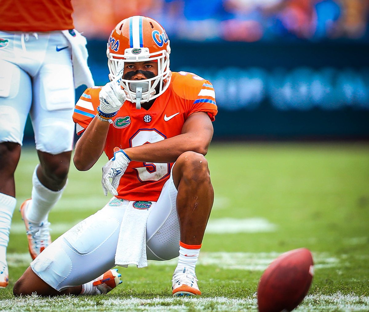 GatorsFB's tweet photo. 3️⃣ weeks... 

#GoGators 🐊 #BeatMiami https://t.co/djmOEqsihg