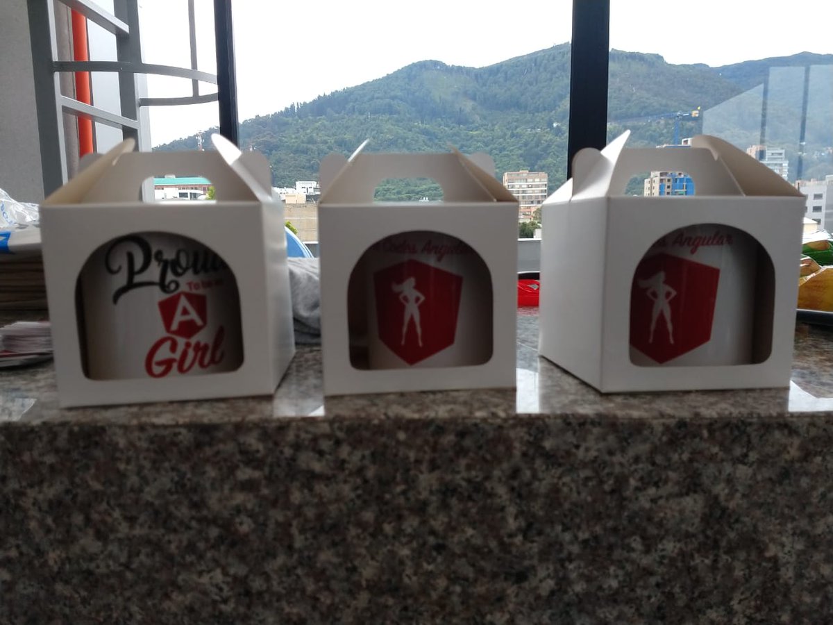 SheCodesAngular's tweet photo. Y en #SheCodesAngular capítulo Bogotá

¡También tenemos regalitos!
🥳🎉🎁💝

Muchísimas gracias @vanessamarely por hacer realidad y llevar tantos regalitos lindos como: camisetas, stickers y mugs desde Medellín hasta Bogotá 🥰🥰🥰 https://t.co/zXA3hBWLxl