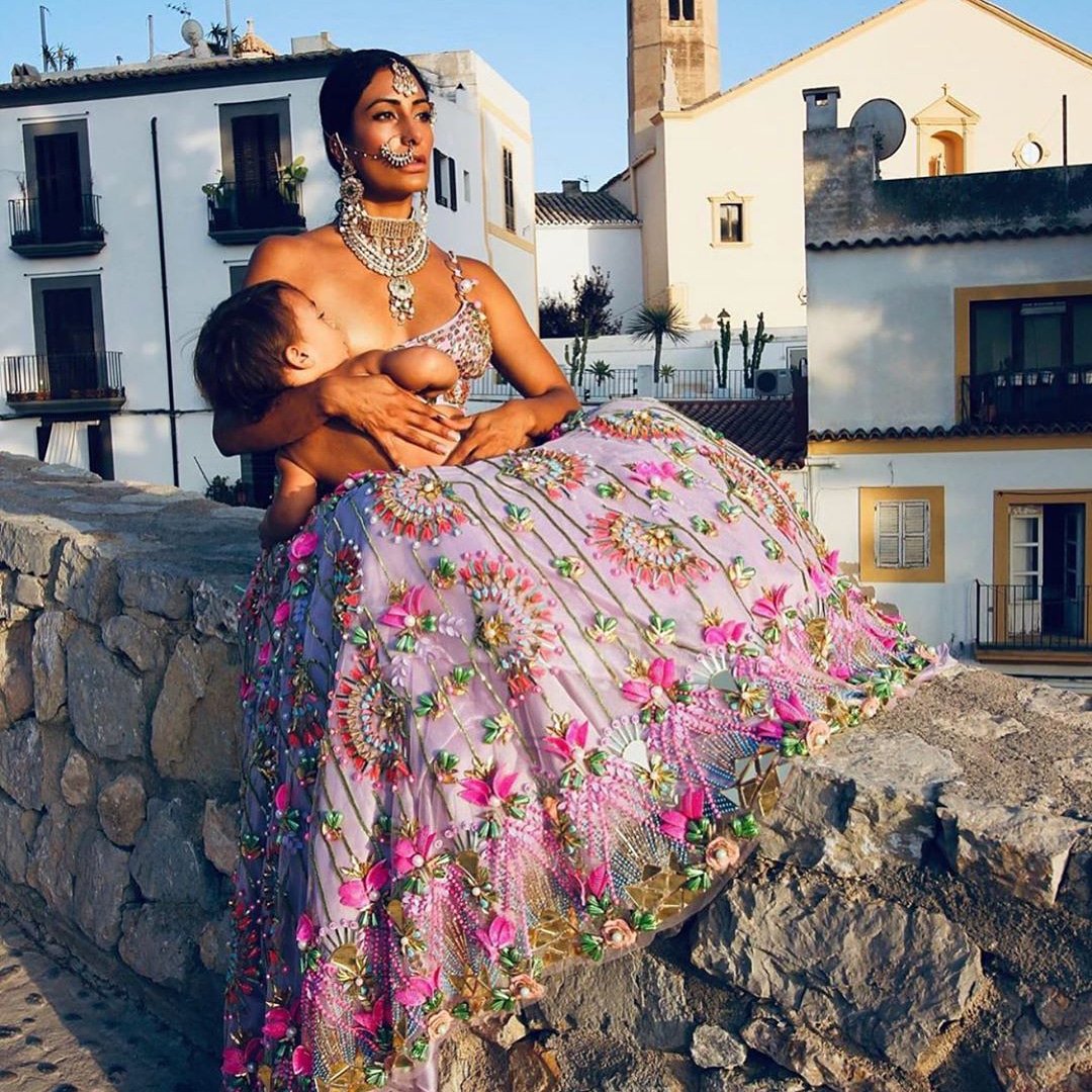 settomarry's tweet photo. Breastfeeding is a 💁mother's gift 🎁to herself, her baby👶🏻, and the earth🌍.
@bridalaffairindia#WorldBreastFeedingWeek 🤩
Via @shayoon_ | Outfit: @papadontpreachbyshubhika 
#settomarry # repost #settomarrybride #thebridalaffair #tbai #luxury #vintage #inspo #inspiration #wedding https://t.co/X6qJg3M1MS