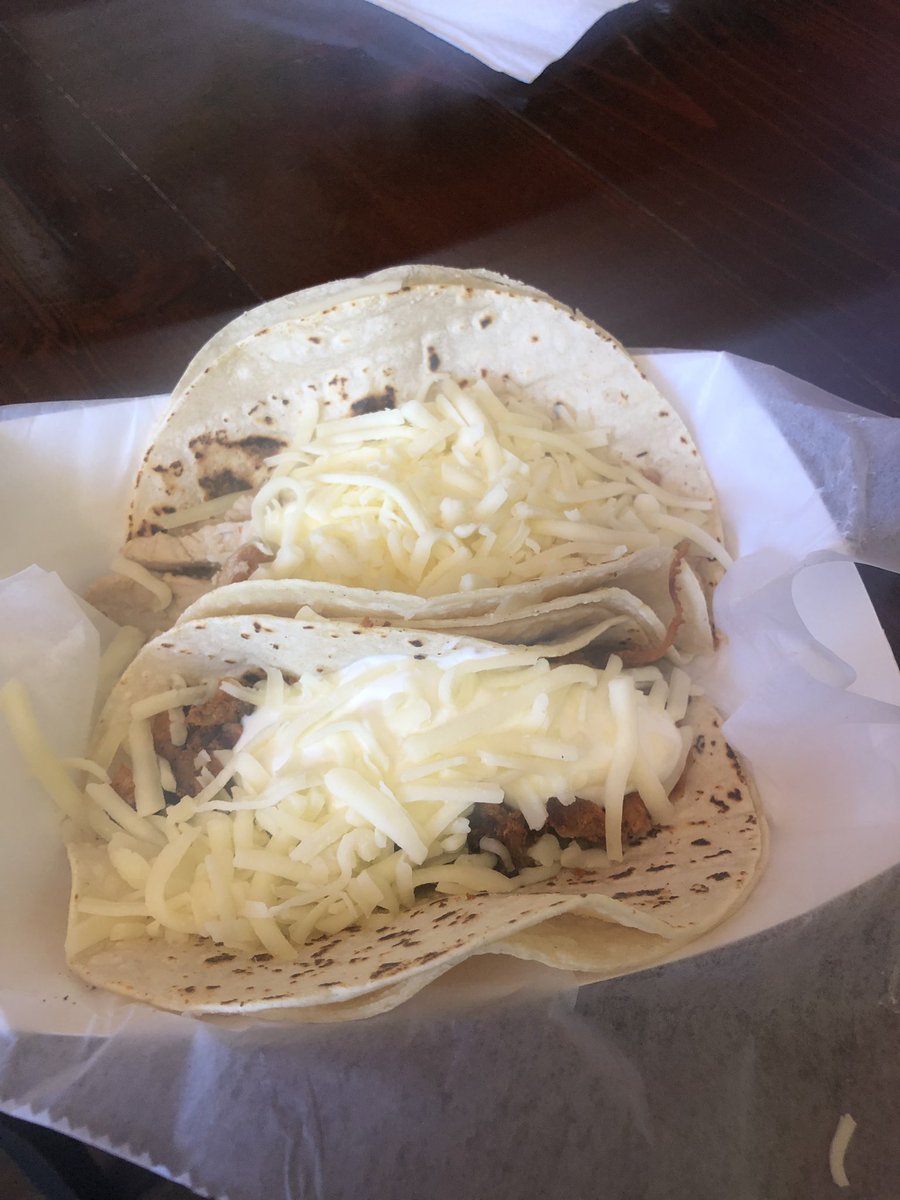 DCGirlKayla's tweet photo. Because... #SwimmingandTacos 🏊🏼♀️🏊🏼♂️🌮🌮 It’s a THING, just ask @AdrienneQW and @TexasMSD ! https://t.co/3CAec2acY0