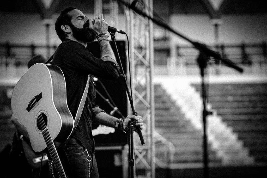 ⚡️ <a href="/Tuchomusica/">Tuchomusica</a> #stardustfestival #soria ⚡️ #indie #rock 📸 <a href="/jgarciani/">Javier García Nieto</a>