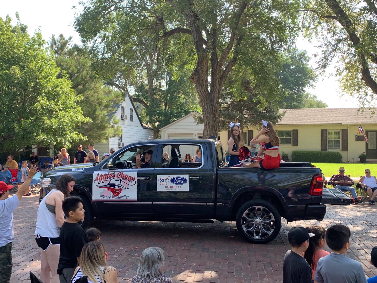OPSUAggieCheer's tweet photo. Aggie Cheer Team in action. #XITRodeo #XITParade #GoAggies https://t.co/t56sFqEk7r