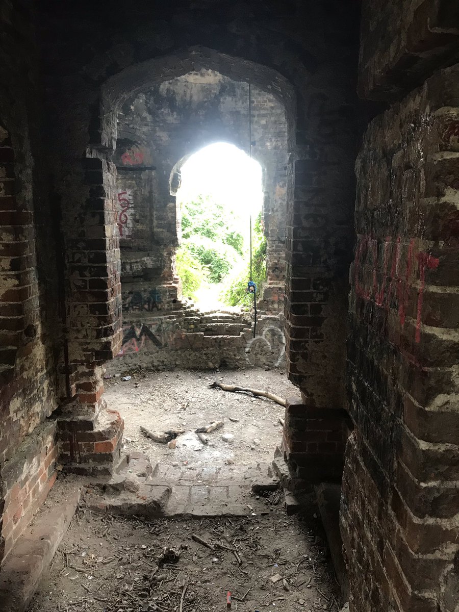 nexum5me's tweet photo. Racton tower/ruin, just west of Chichester, this evening #racton https://t.co/1vGpYKuKDl
