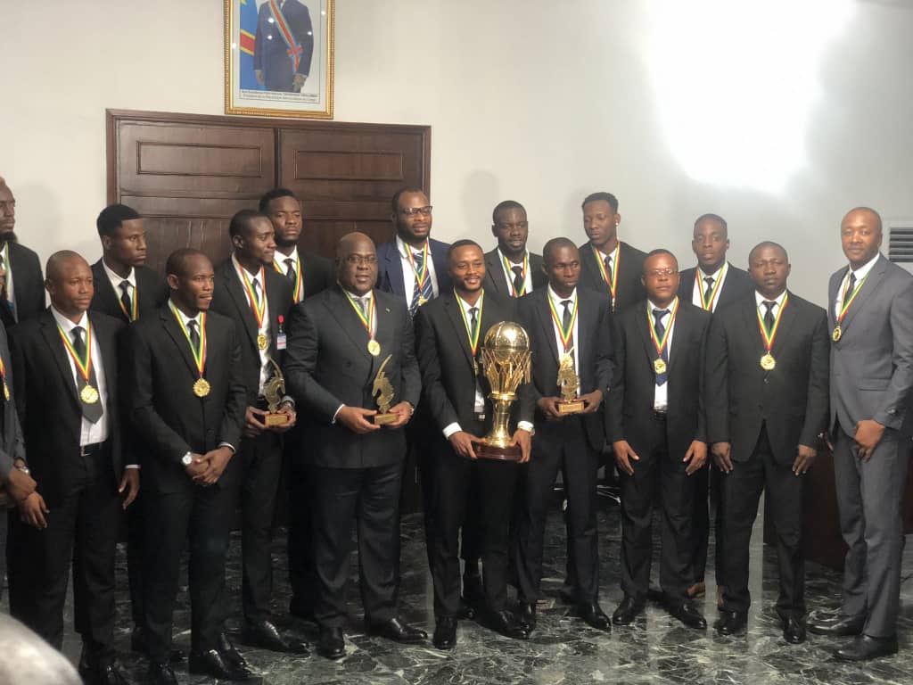 Félicitations à nos champions d'Afrique. Une belle démonstration de "fighting spirit" qui devrait tous nous inspirer pour porter plus haut et plus loin les couleurs de la RDC... Merci à #fatshi13 pour la reconnaissance de ces brillants athlètes au sommet de l'État.