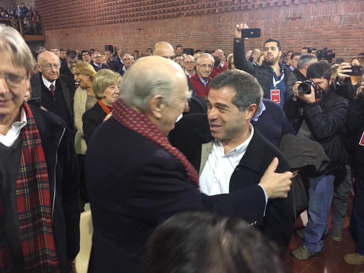 batlle_star's tweet photo. Espectacular la oratoria del Dr. @JMaSanguinetti en la #ConvencionColorada!
Después de esas palabras, imposible no salir a militar con el espíritu y el orgullo colorado bien en alto.
Viva el @PartidoColorado!
Viva Batlle! https://t.co/L51LOxipHJ